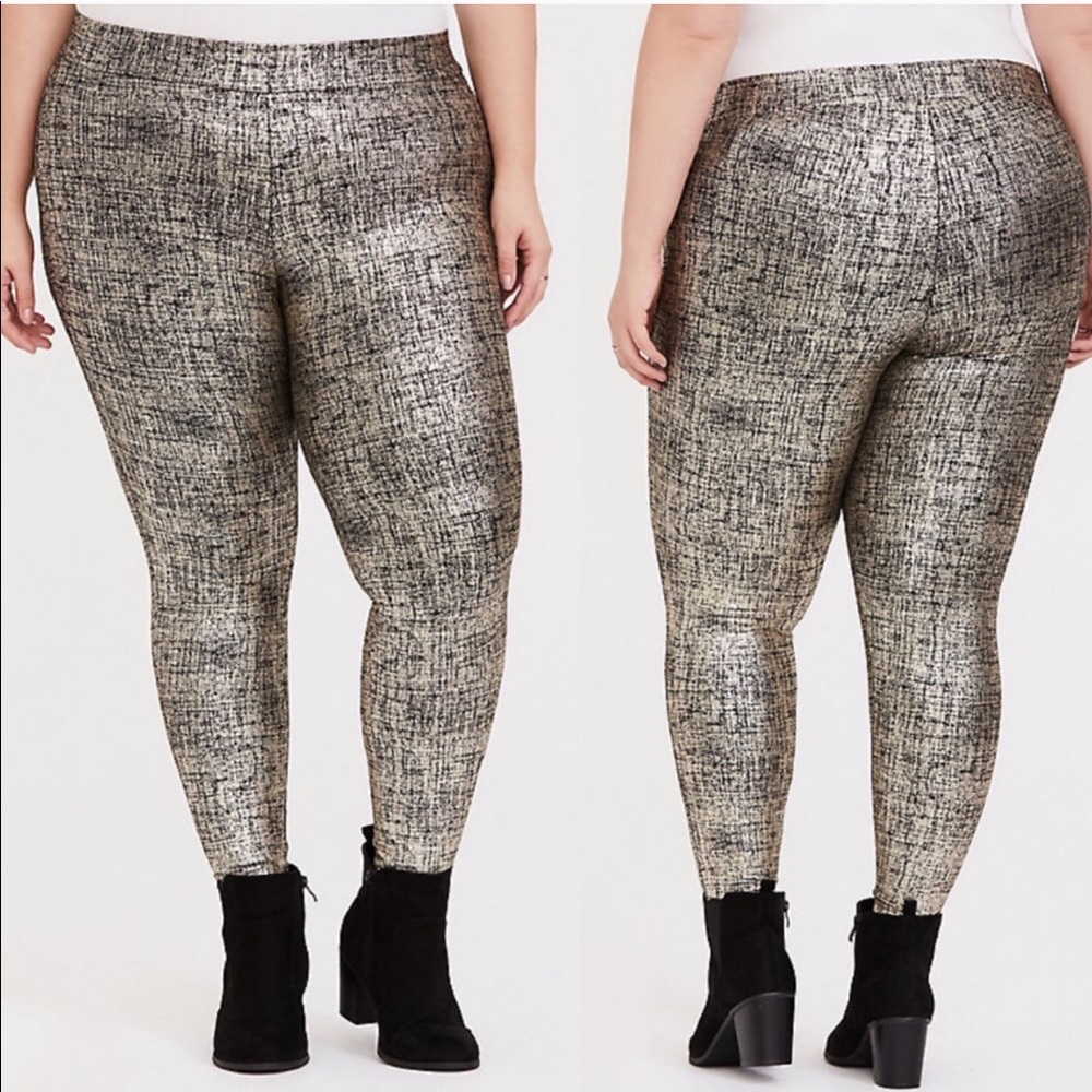TORRID PLUS SIZE 3 Gold Crosshatch Foil Leggings NWT